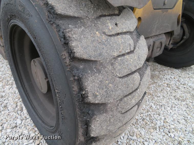 image for item DE5053 2012 Caterpillar TH255 telehandler