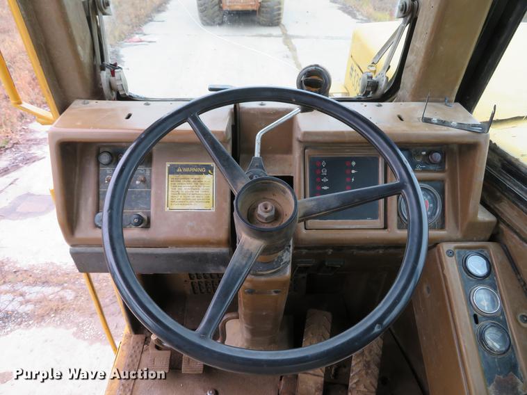 image for item DE5065 1987 Caterpillar 631E conventional scraper