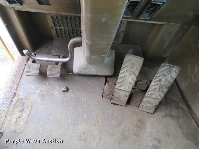 image for item DE5065 1987 Caterpillar 631E conventional scraper