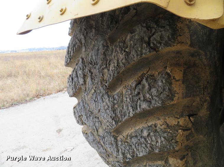 image for item DE5065 1987 Caterpillar 631E conventional scraper