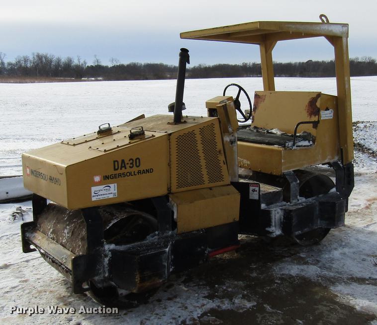 image for item DE5935 1986 Ingersoll Rand DA-30 double drum vibratory compactor