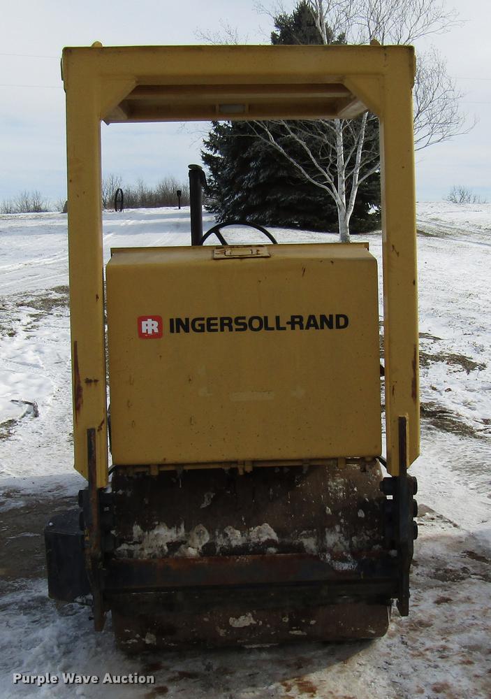image for item DE5935 1986 Ingersoll Rand DA-30 double drum vibratory compactor