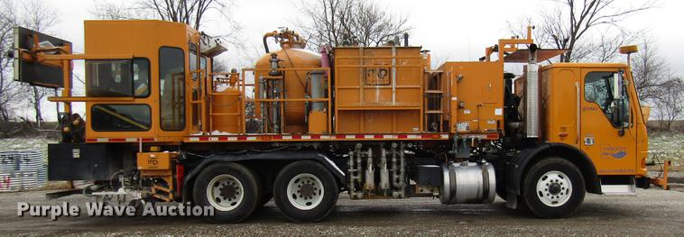 image for item DE5944 2004 Sterling Condor road striper truck