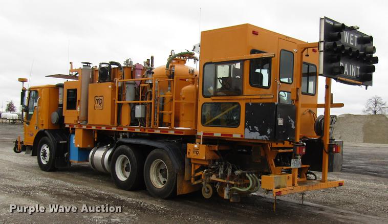 image for item DE5944 2004 Sterling Condor road striper truck