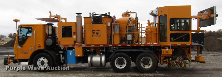 image for item DE5944 2004 Sterling Condor road striper truck