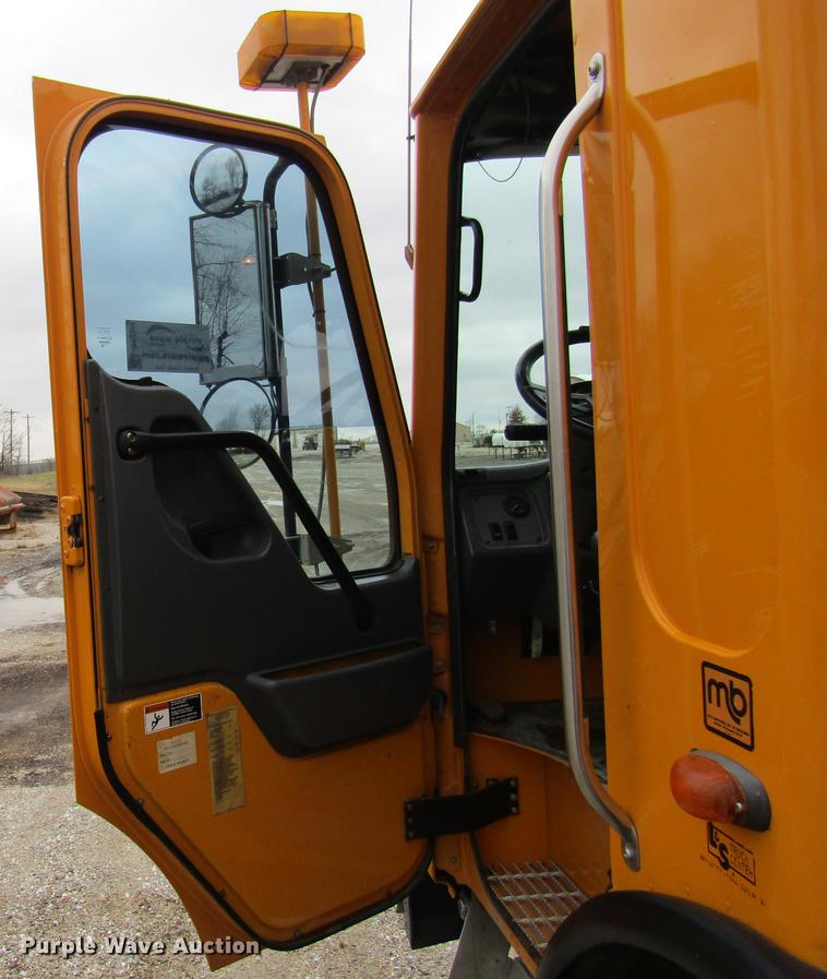 image for item DE5944 2004 Sterling Condor road striper truck