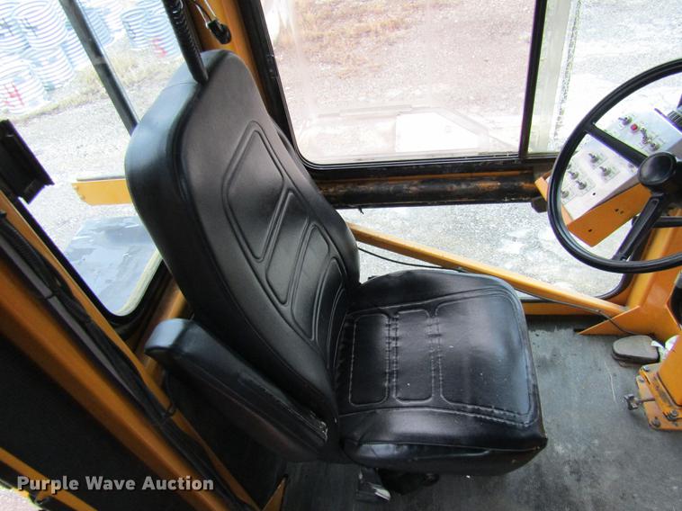 image for item DE5944 2004 Sterling Condor road striper truck