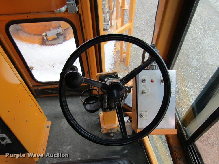 image for item DE5944 2004 Sterling Condor road striper truck