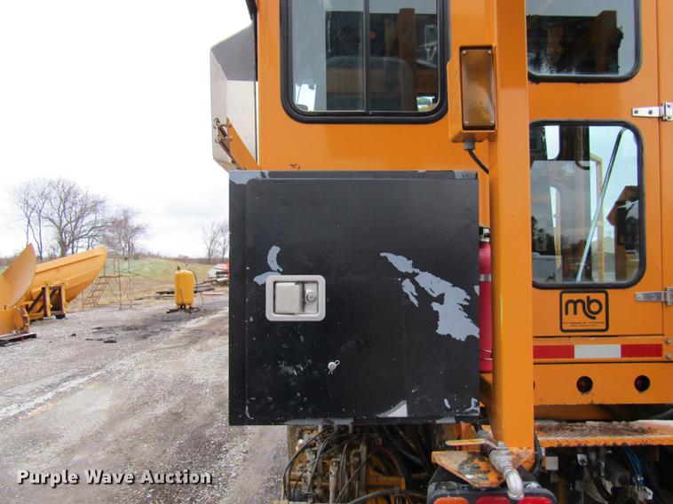 image for item DE5944 2004 Sterling Condor road striper truck