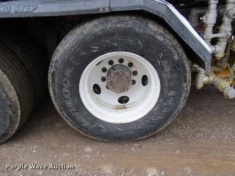 image for item DE5944 2004 Sterling Condor road striper truck