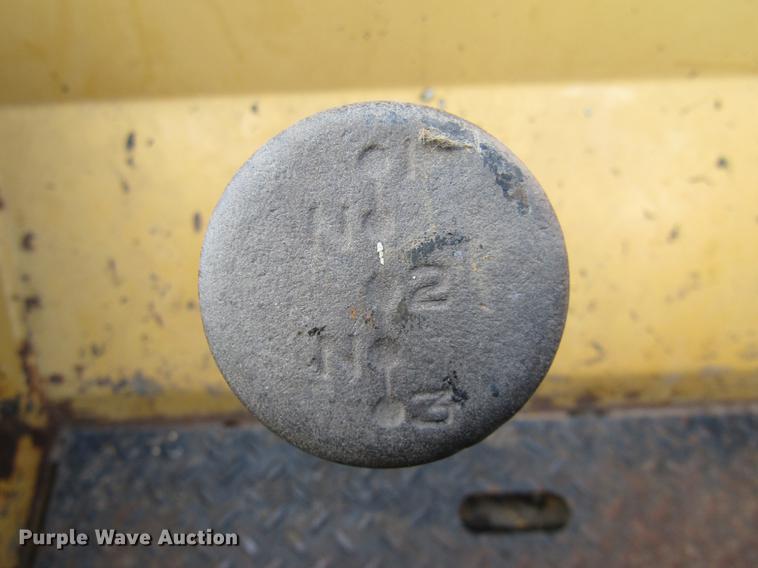 image for item DE5946 Hyster C530A pneumatic roller