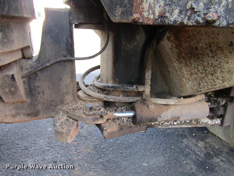 image for item DE5946 Hyster C530A pneumatic roller