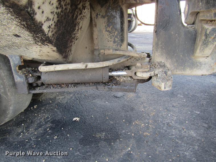 image for item DE5946 Hyster C530A pneumatic roller