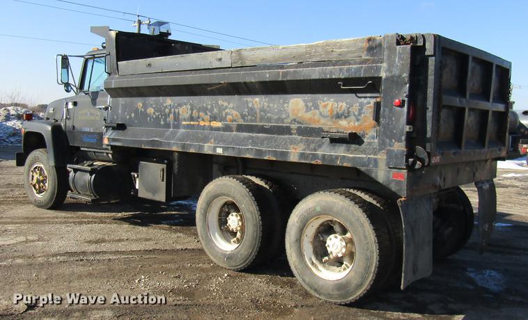 image for item DE5948 1990 Ford LT8000 dump truck