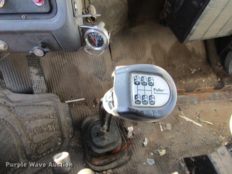 image for item DE5948 1990 Ford LT8000 dump truck