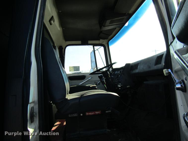 image for item DE5948 1990 Ford LT8000 dump truck