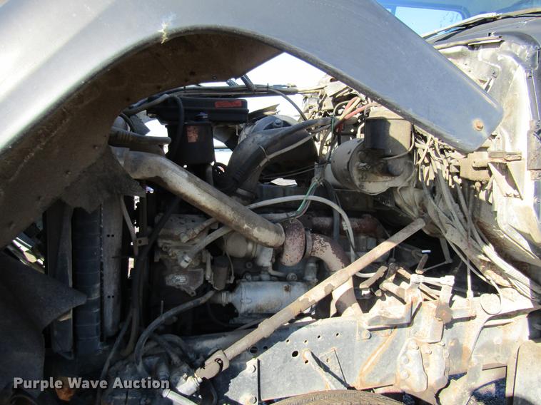 image for item DE5948 1990 Ford LT8000 dump truck