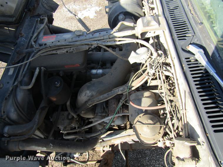 image for item DE5948 1990 Ford LT8000 dump truck