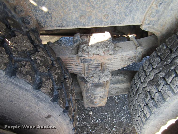 image for item DE5948 1990 Ford LT8000 dump truck
