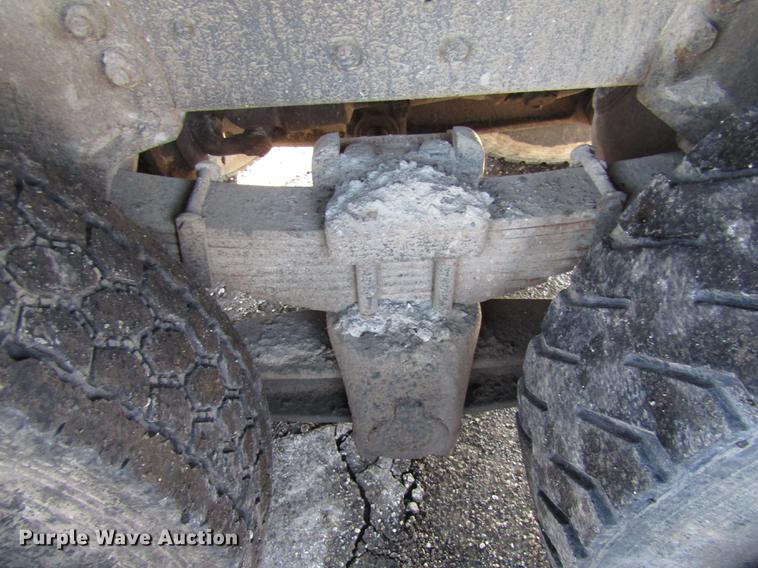 image for item DE5948 1990 Ford LT8000 dump truck