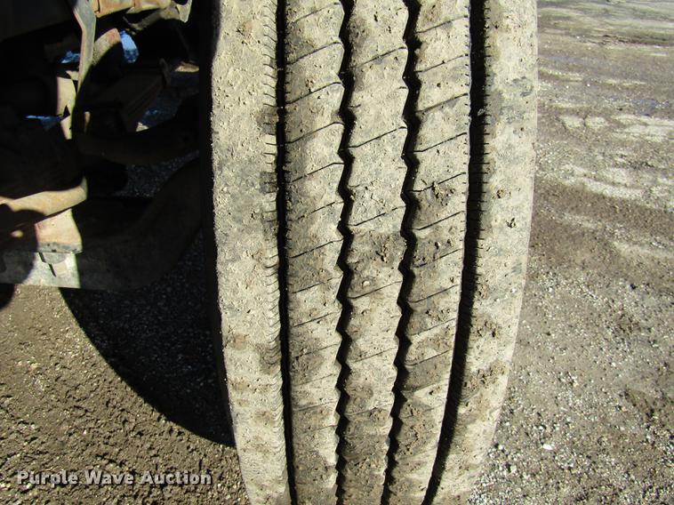 image for item DE5948 1990 Ford LT8000 dump truck