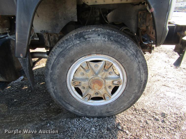 image for item DE5948 1990 Ford LT8000 dump truck