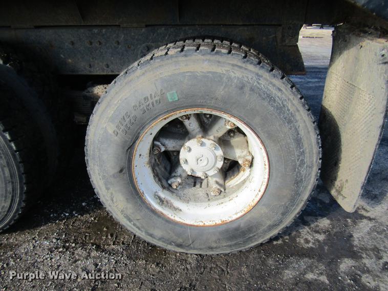 image for item DE5948 1990 Ford LT8000 dump truck