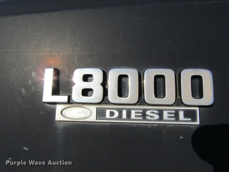 image for item DE5948 1990 Ford LT8000 dump truck