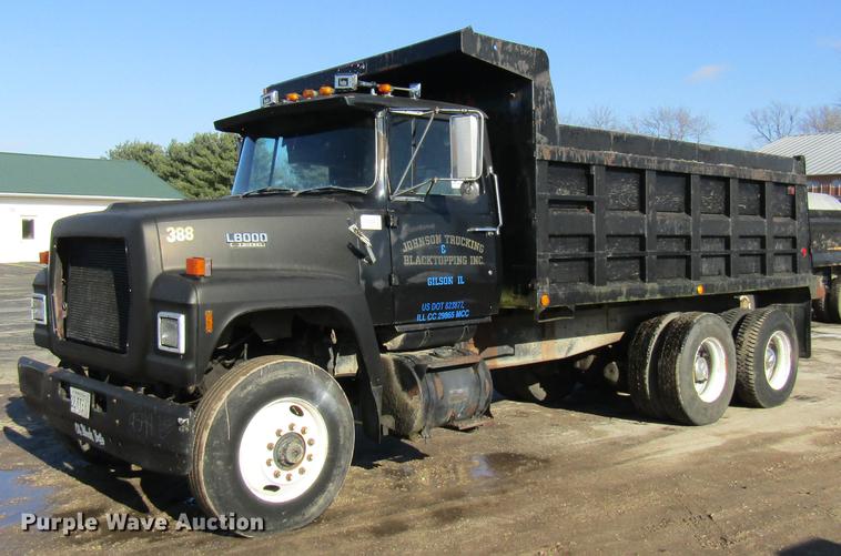 image for item DE5949 1988 Ford LT8000 dump truck