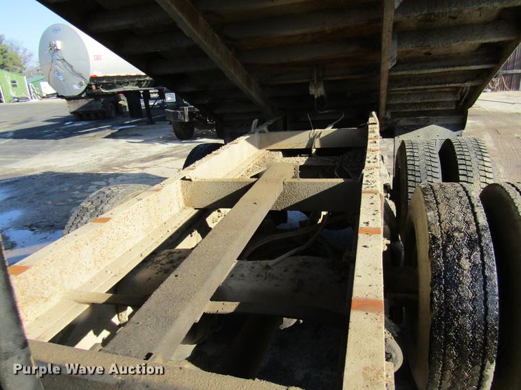 image for item DE5949 1988 Ford LT8000 dump truck