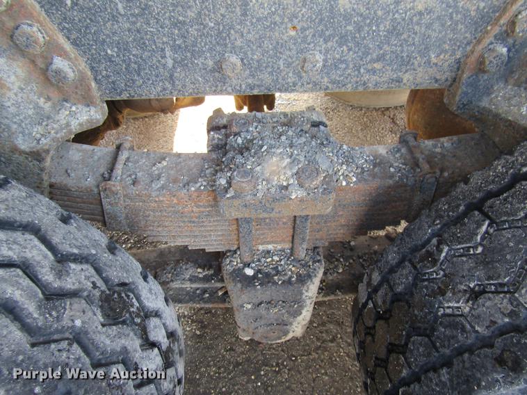 image for item DE5949 1988 Ford LT8000 dump truck