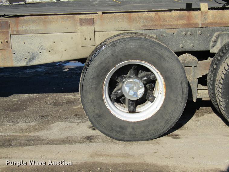 image for item DE5949 1988 Ford LT8000 dump truck