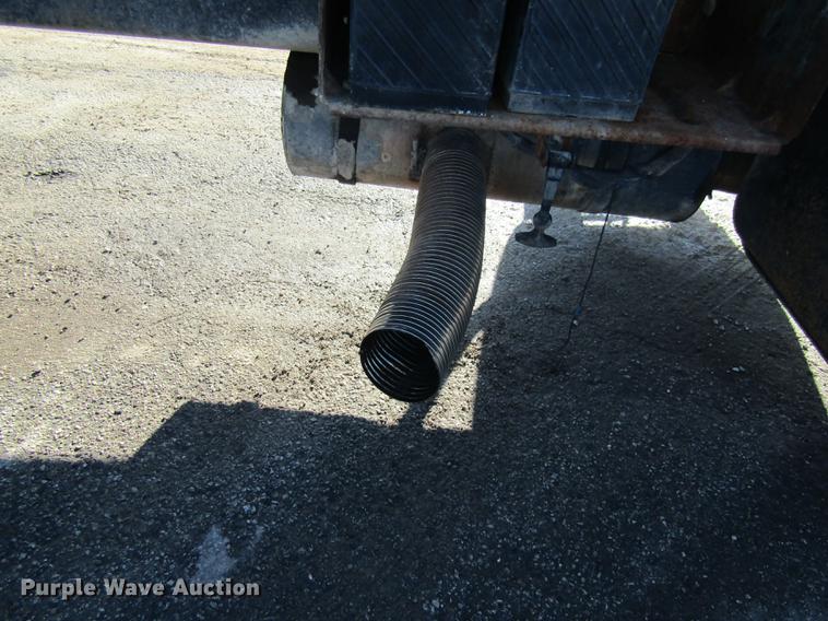 image for item DE5949 1988 Ford LT8000 dump truck