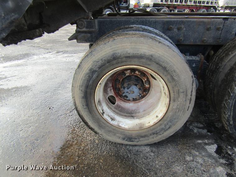 image for item DE5950 1991 Mack RD690S dump truck