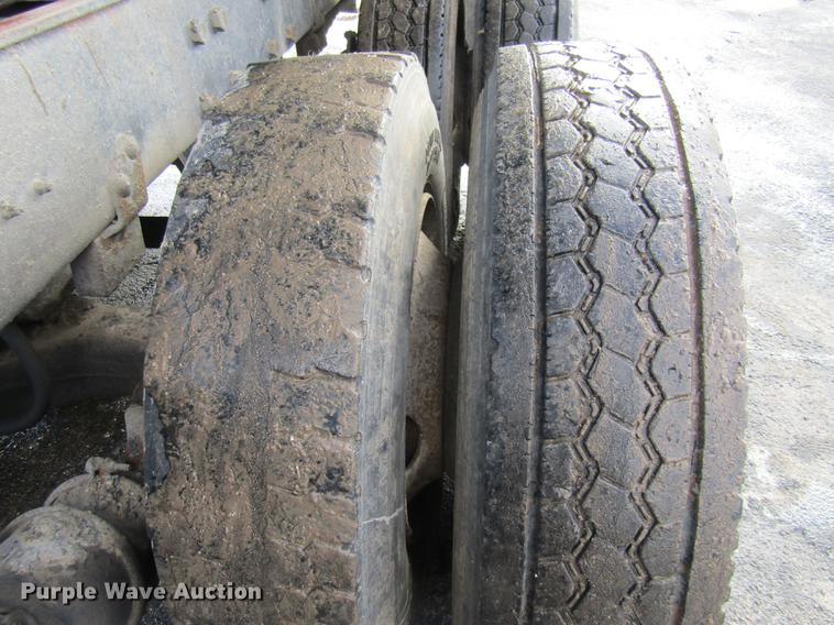 image for item DE5950 1991 Mack RD690S dump truck