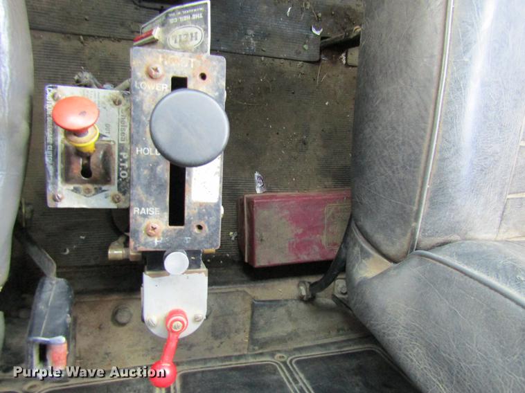 image for item DE5951 1991 Mack RD690S dump truck