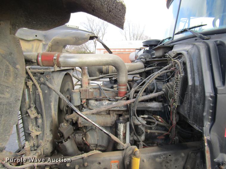 image for item DE5951 1991 Mack RD690S dump truck