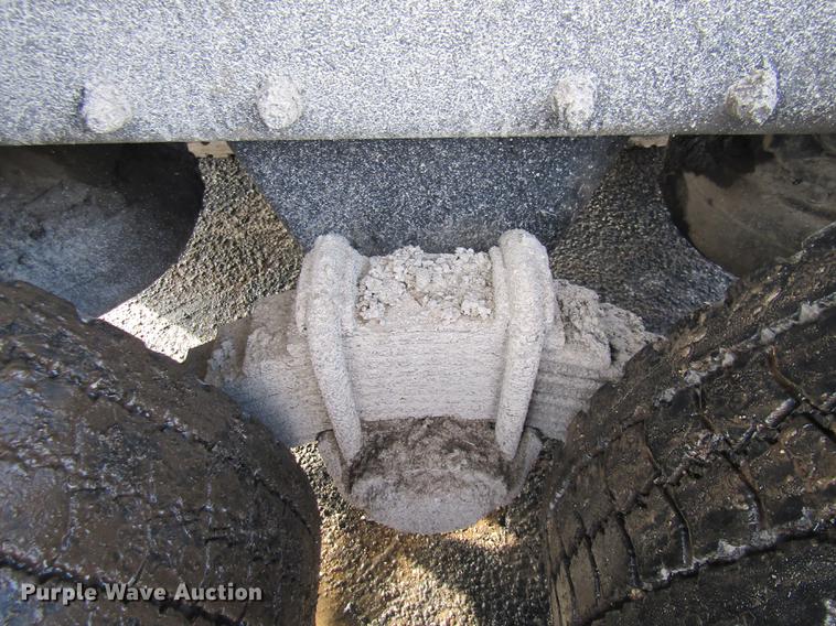 image for item DE5951 1991 Mack RD690S dump truck