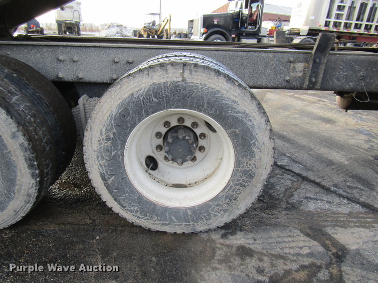 image for item DE5951 1991 Mack RD690S dump truck