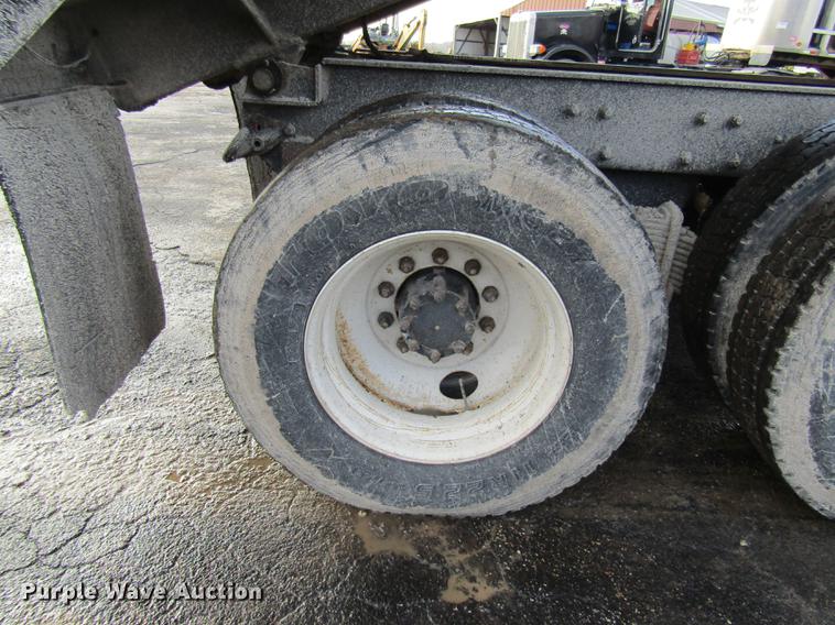 image for item DE5951 1991 Mack RD690S dump truck