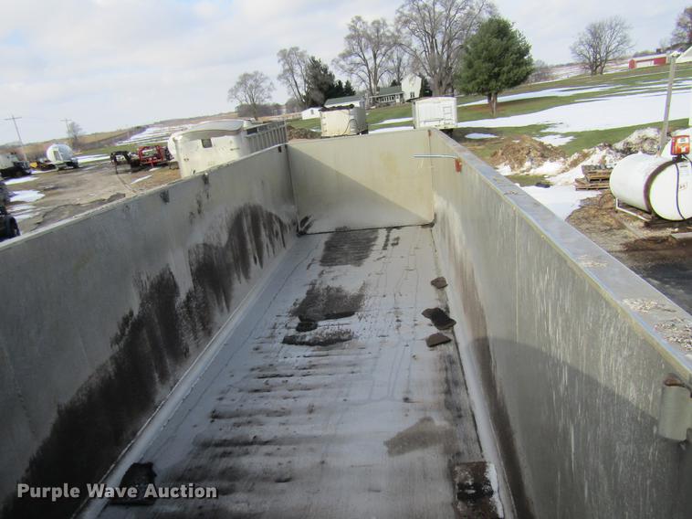 image for item DE5954 1976 Schien end dump trailer