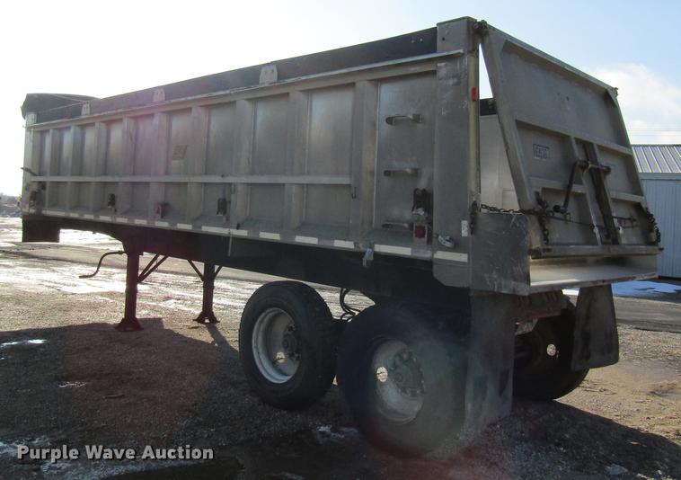 image for item DE5955 1994 East end dump trailer