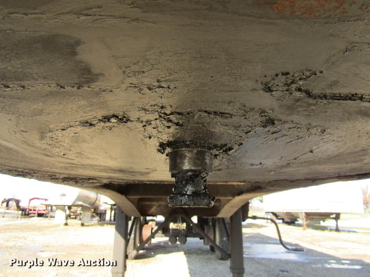 image for item DE5955 1994 East end dump trailer