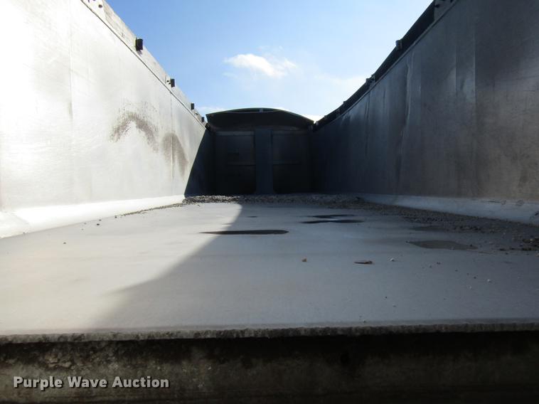 image for item DE5955 1994 East end dump trailer