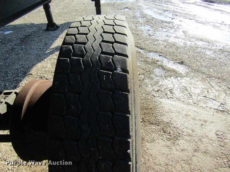 image for item DE5955 1994 East end dump trailer