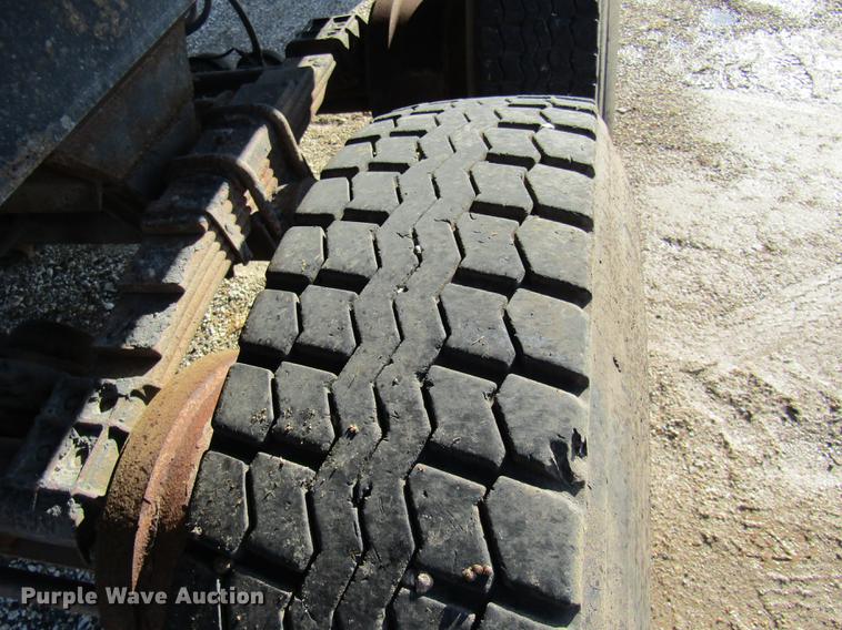 image for item DE5955 1994 East end dump trailer