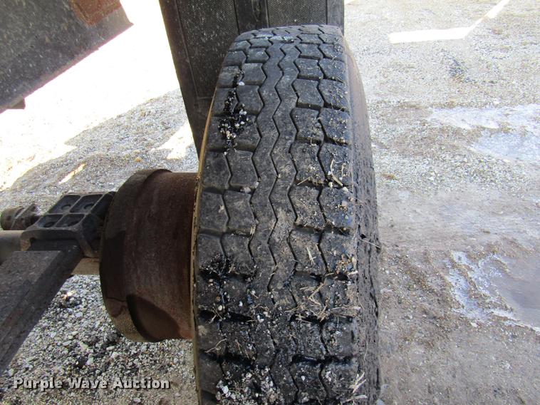 image for item DE5955 1994 East end dump trailer