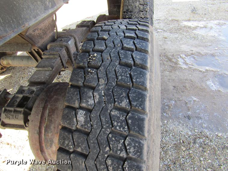 image for item DE5955 1994 East end dump trailer