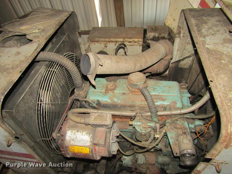 image for item DE5956 Cedarapids BSF531 paver