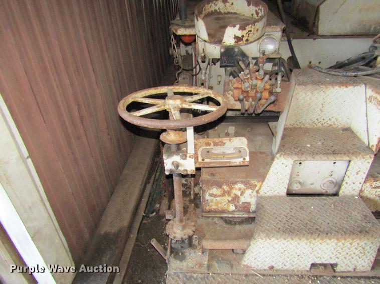 image for item DE5956 Cedarapids BSF531 paver